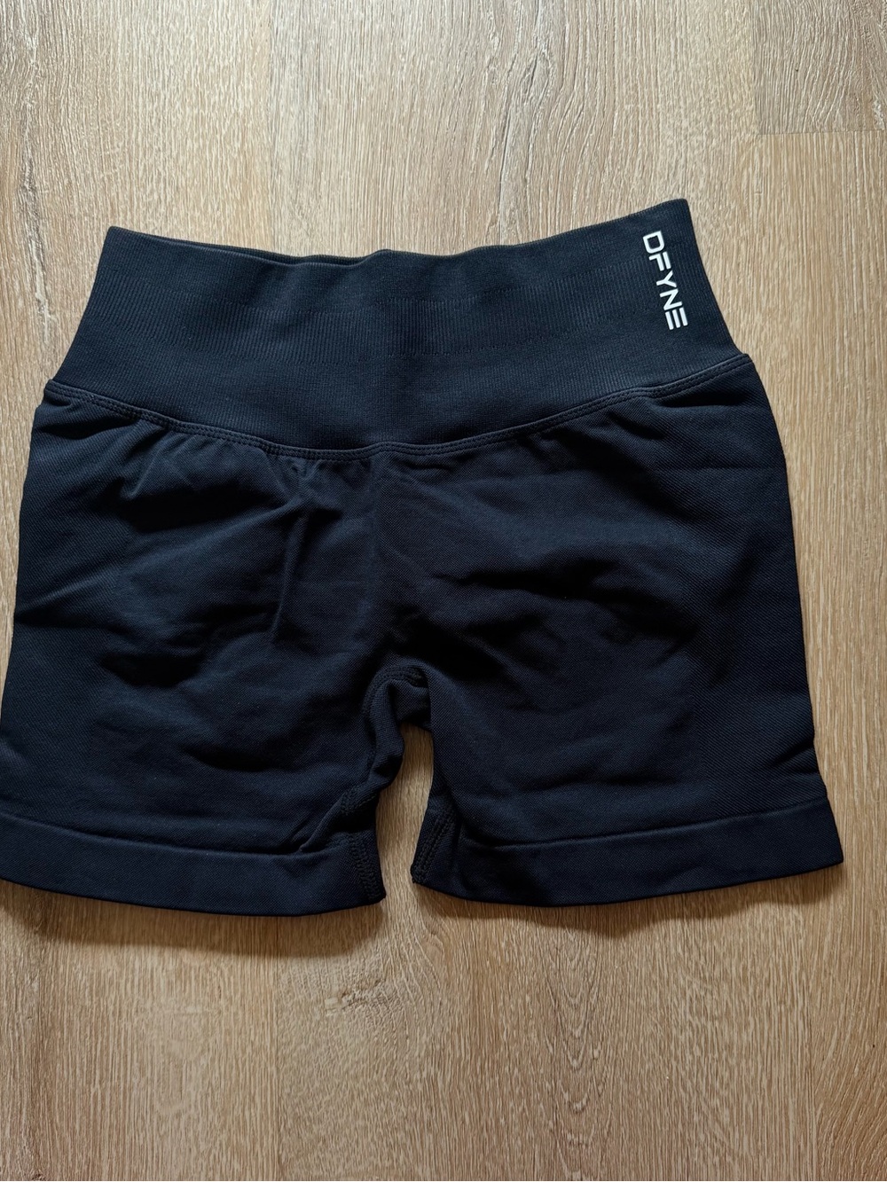 DFyne black impact sports bra and shorts set - Picture 3 of 7